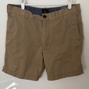 J. Crew Men's 7-inch stretch chino short in khaki
